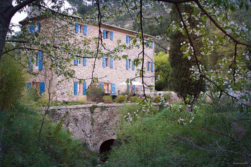 Le Moulin Du Rossignol Bed & Breakfast Rognes Dış mekan fotoğraf